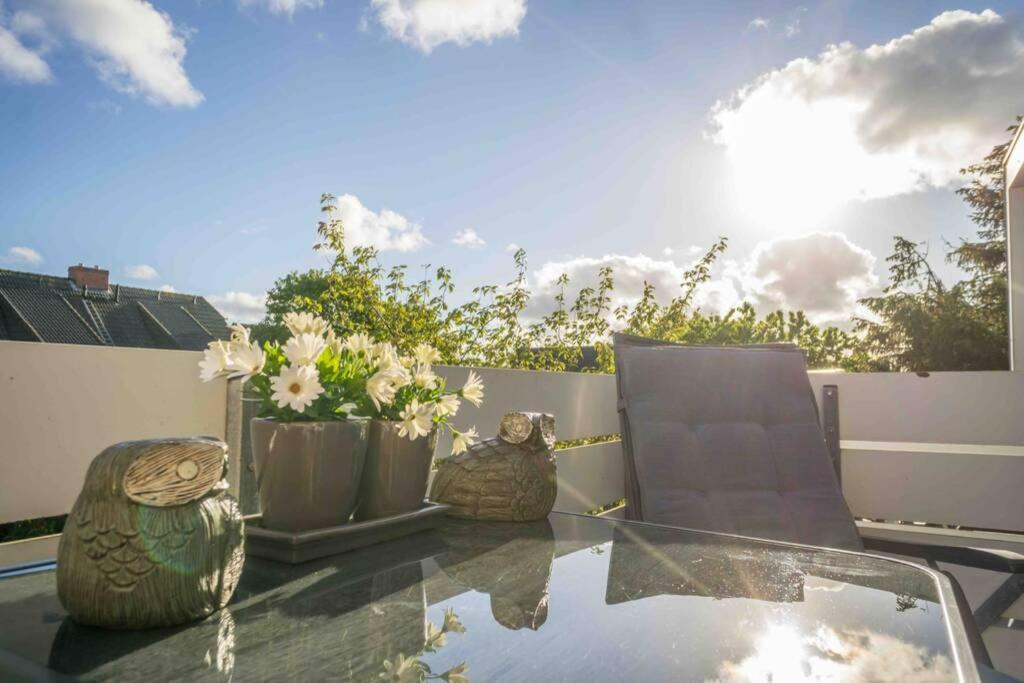 Maritim Und Individuell In Wenningstedt Mit Balkon Apartment Luaran gambar
