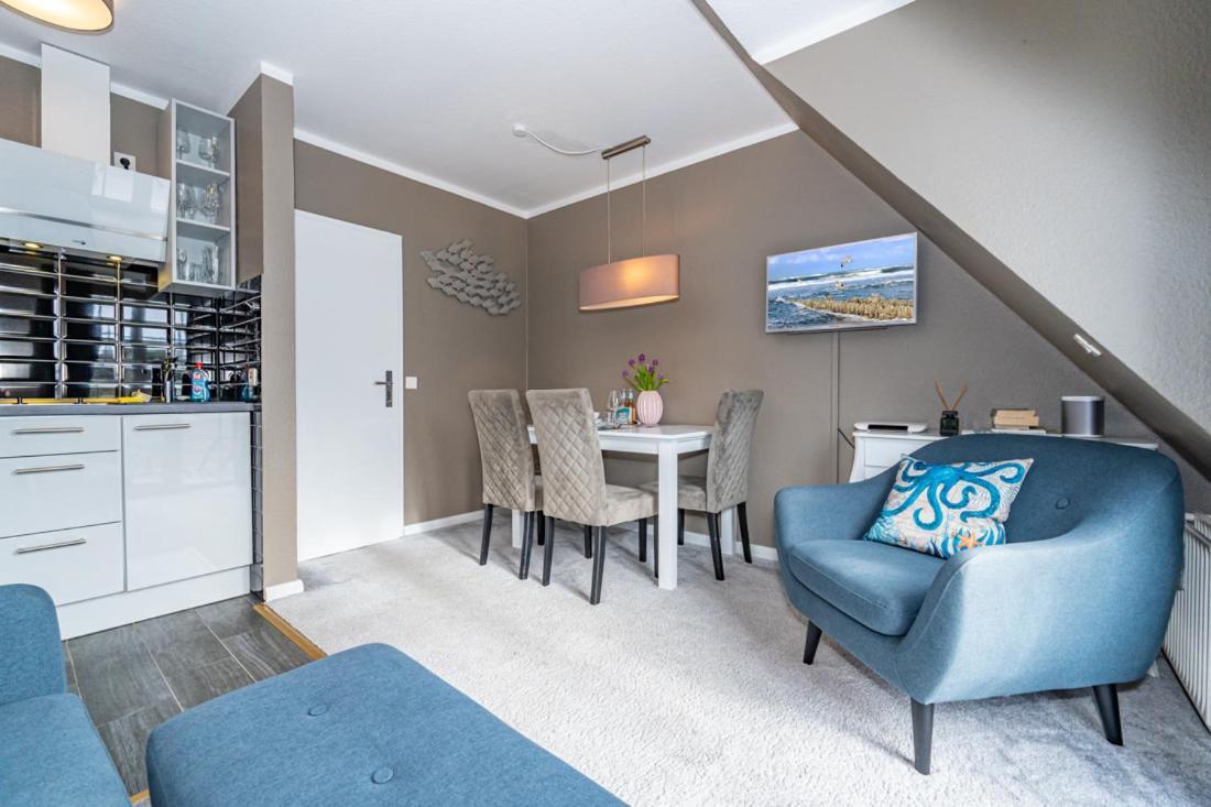 Maritim Und Individuell In Wenningstedt Mit Balkon Apartment Luaran gambar