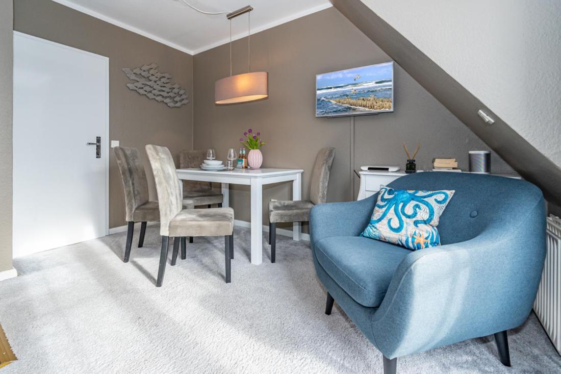Maritim Und Individuell In Wenningstedt Mit Balkon Apartment Luaran gambar